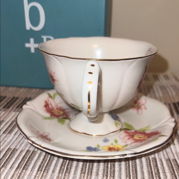 Burton + Burton Floral Peony Bone China Teacup & Saucer Set | Gift Box - Picture 4 of 8